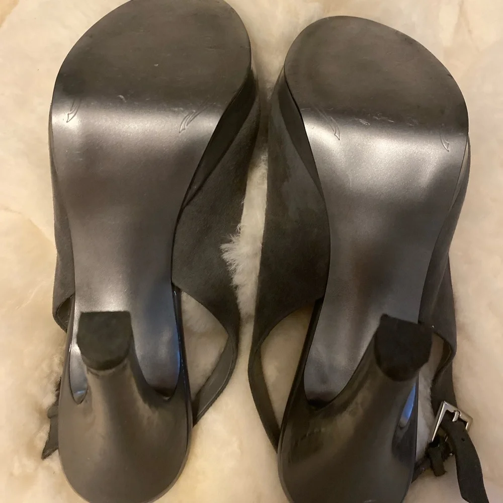 TAHARI Si Senor Elephant Grey Slingback Pumps - Picture 7 of 12